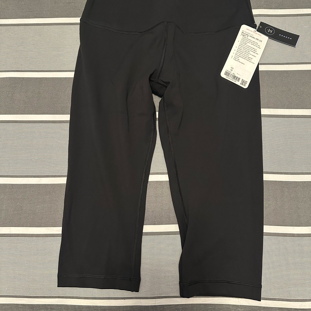 Lululemon Wunder Under Cropped Leggings
